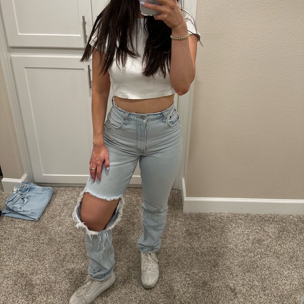 Abercrombie & Fitch Light Blue 90s Straight ultra high rise jeans - size 2R